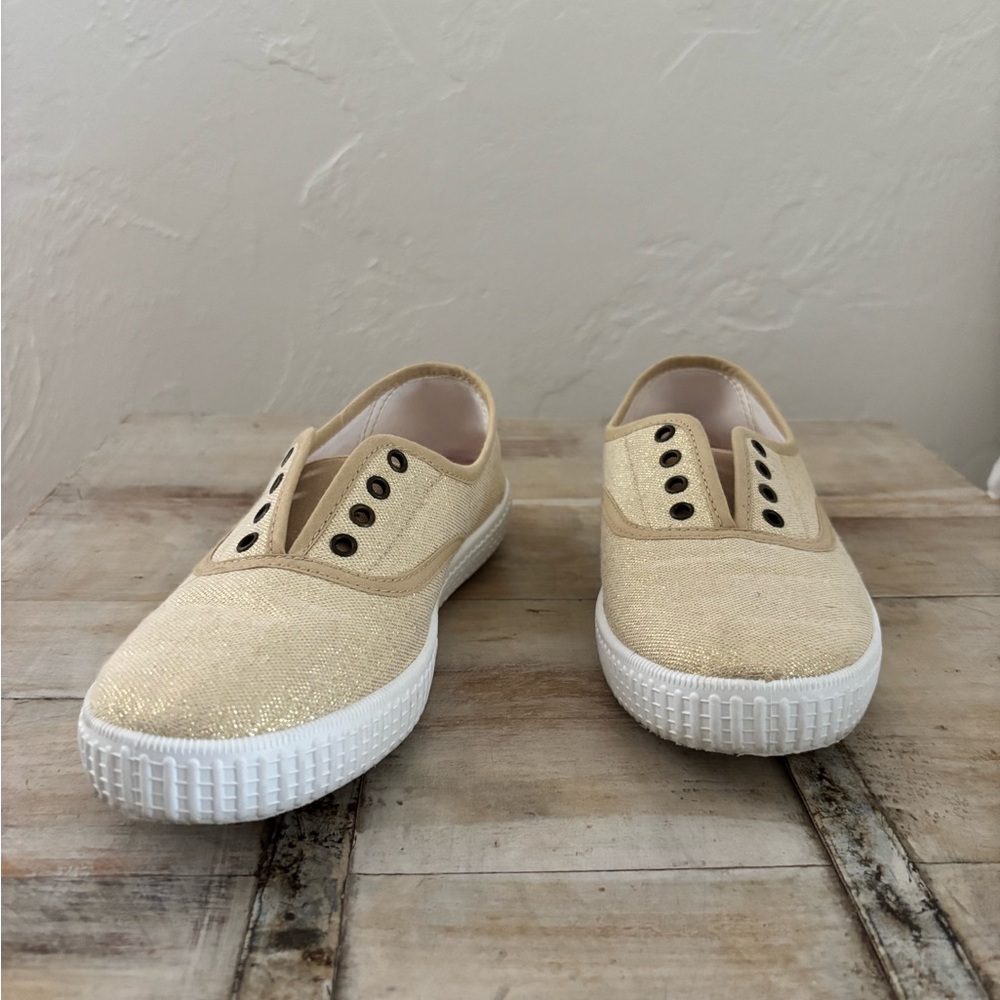✨ Mini Boden Girls Gold Glitter Slip-On Sneakers – Size 36 (US 6/Girls 5)✨